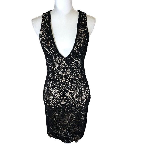 Sexy Lulus Black Lace Short Dress Small Neutral Lining Plunging Deep V Fitted - Picture 1 of 10